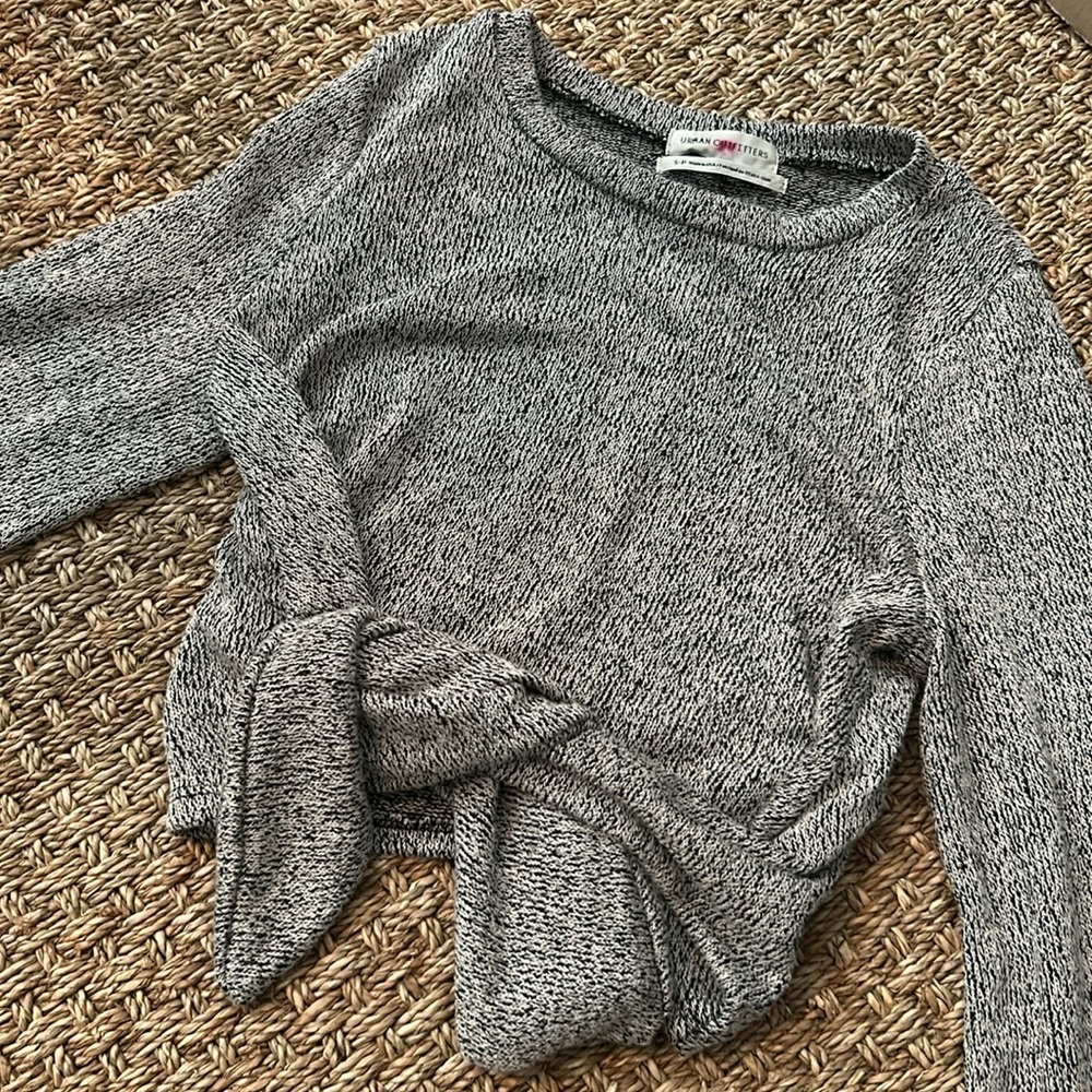 Urban Outfitters Grey Black Speckled Sweater Size Small - Picture 3 of 6
